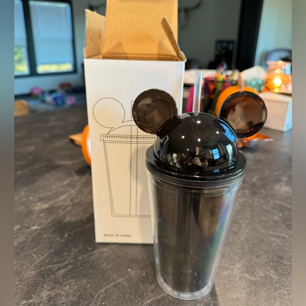 NIB CLEAR Mickey Mouse with Ears Plastic Tumbler with Straw - Picture 3 of 4